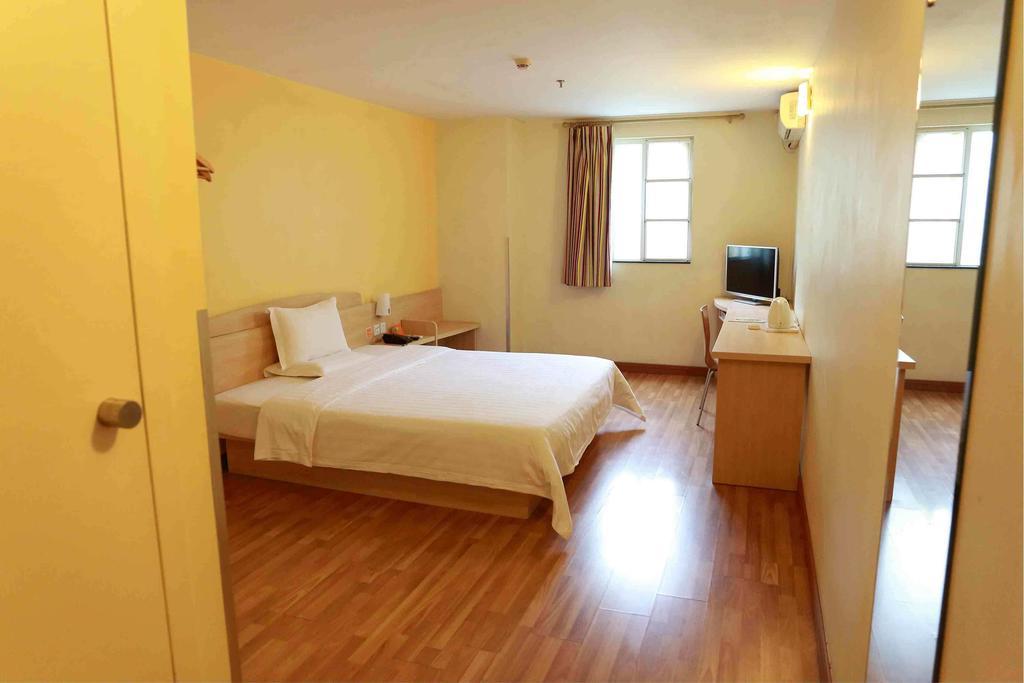 Hotel 7Days Premium Chongqing Hongqihegou Habitación foto