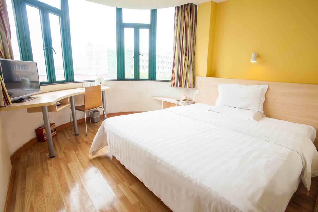 Hotel 7Days Premium Chongqing Hongqihegou Habitación foto